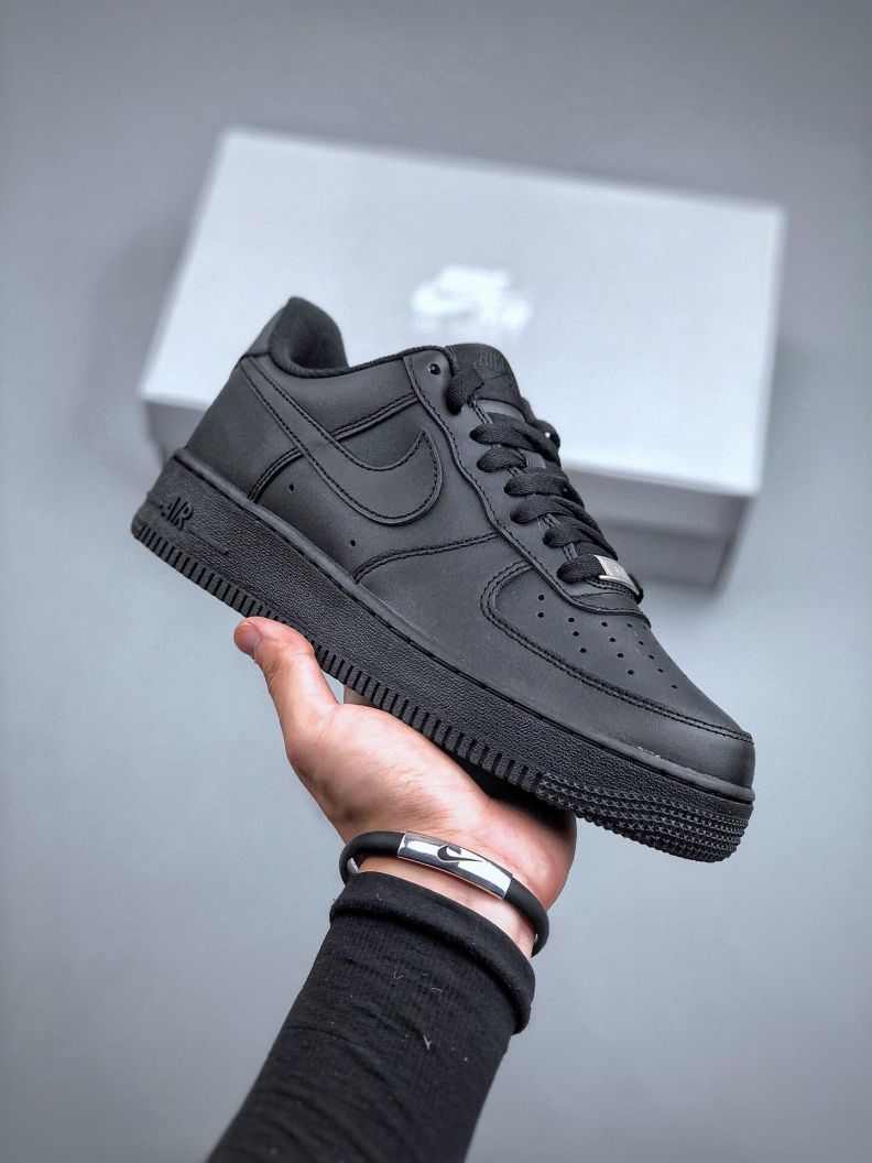 TÊNIS NIKE AIR FORCE 1 TRIPLE BLACK