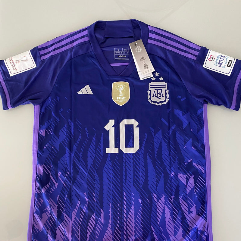 Camisa Argentina II 2022/23 Torcedor Adidas - Roxa (3 estrelas + Patch Campeão Copa Mundo 2022)