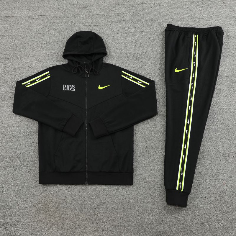 Conjunto Nike Repeat Preto e Amarelo