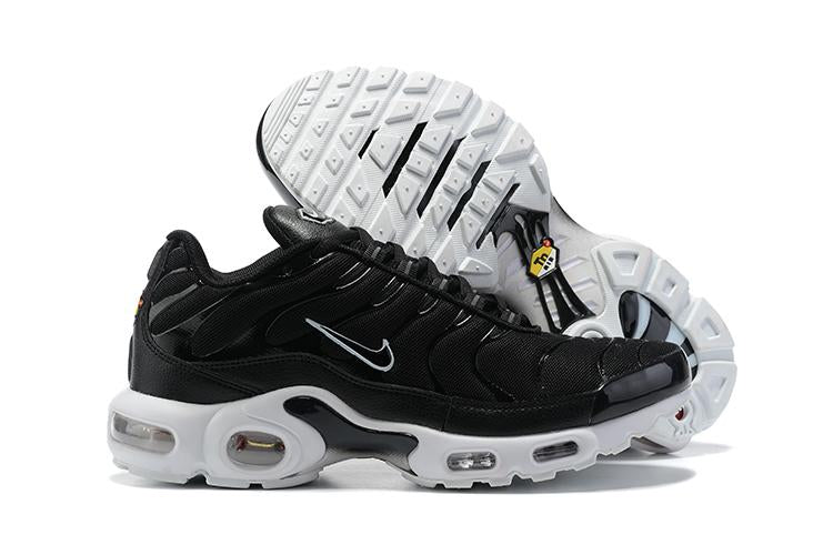 TÊNIS NIKE AIR MAX PLUS TN OREO BLACK