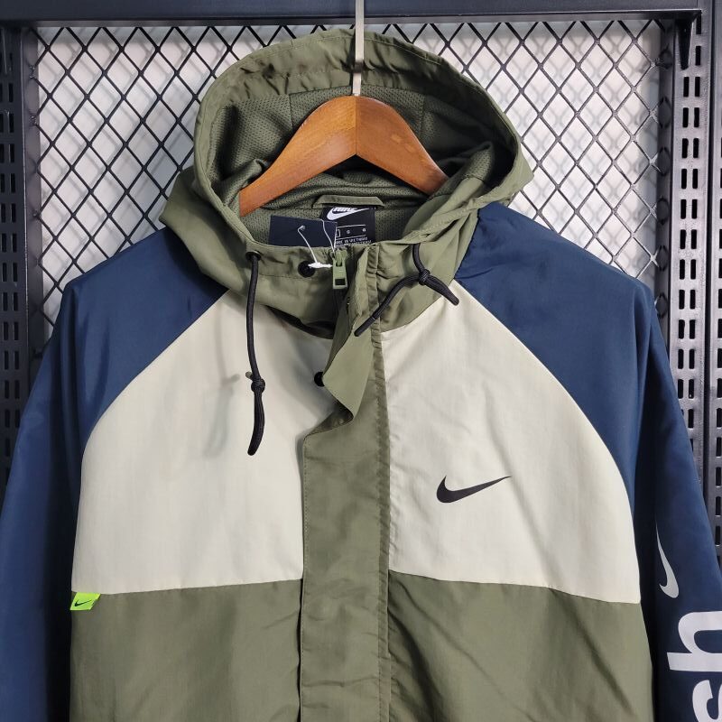 Corta Vento Nike Swoosh Militar