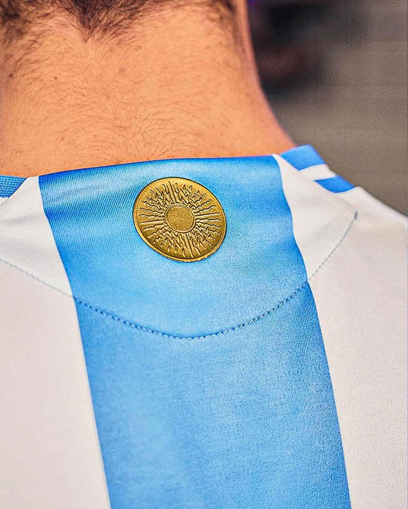 Camisa Seleção Argentina Home 2024/25 + Patch Campeão - Branca e Azul