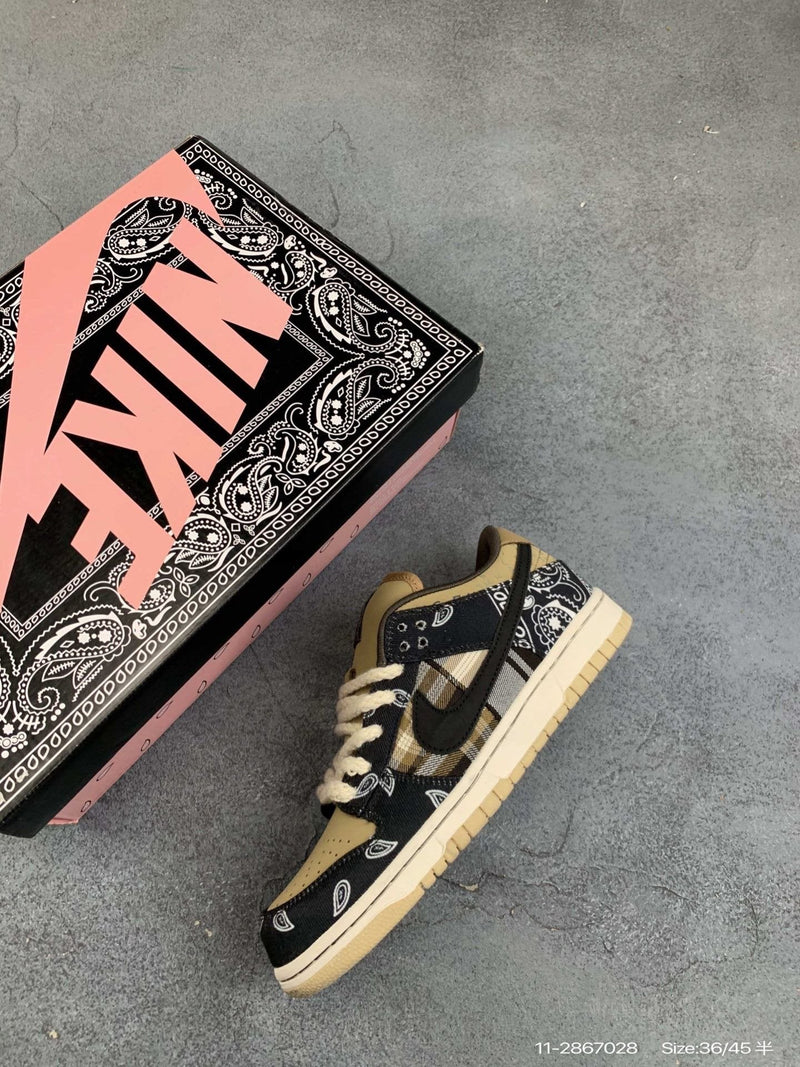 TÊNIS NIKE DUNK SB TRAVIS SCOTT