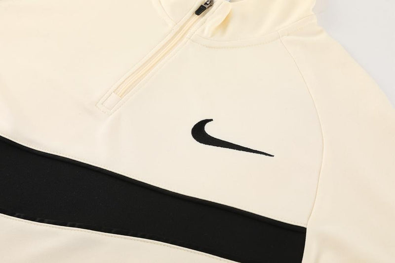 Conjunto Nike Swoosh Off White 24/25