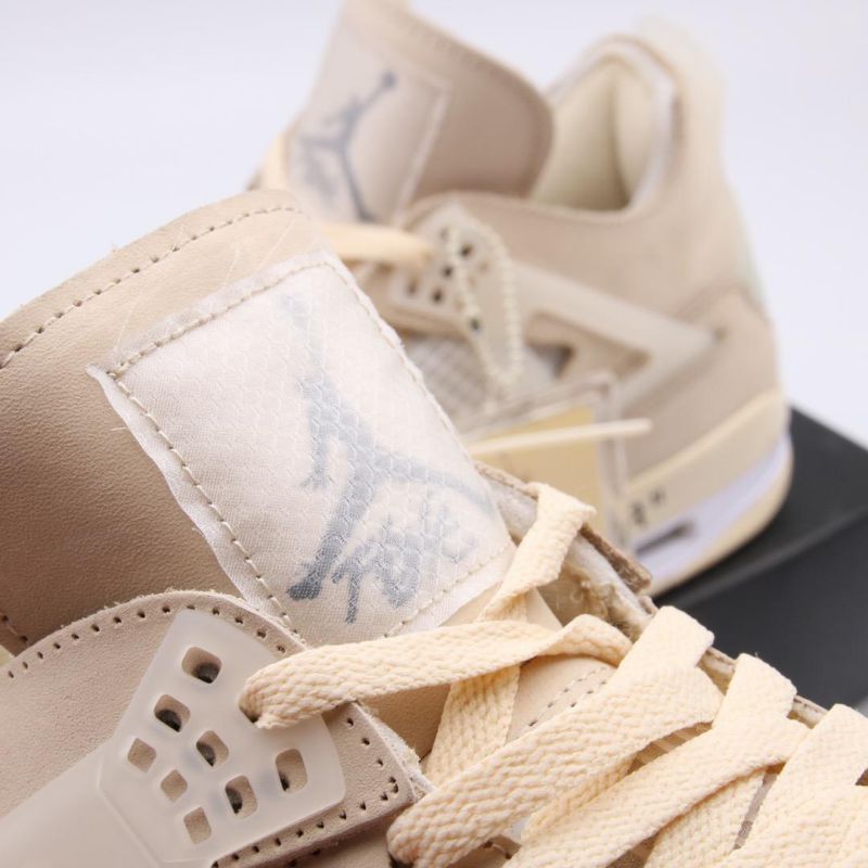 TÊNIS NIKE AIR JORDAN 4 OFF WHITE SAIL