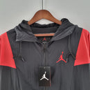 Corta Vento Jordan Preto e Vermelho - Lagrife Sport