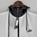 Corta Vento Swoosh Nike Preto x Branco - Lagrife Sport