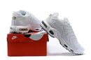TÊNIS NIKE AIR MAX PLUS TN TRIPLE WHITE (SOLA CINZA) - Lagrife Sport